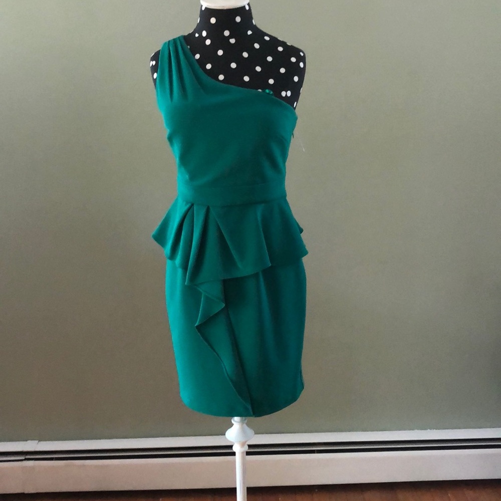 NWT Green one shoulder dress